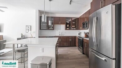 825 Usener St, Unit 741 in Houston, TX - Building Photo - Building Photo