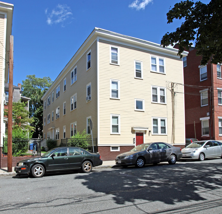 137 Spring St in Cambridge, MA - Building Photo