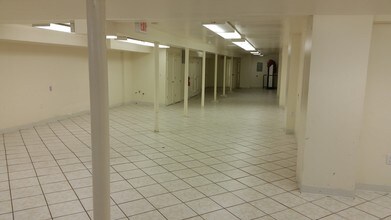 2004 New York Ave in Union City, NJ - Building Photo - Interior Photo