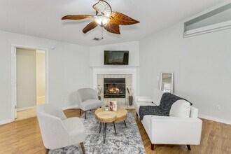 880 Sterling Way in Pensacola, FL - Building Photo - Building Photo