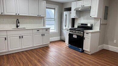 4 Milton St in Lynn, MA - Building Photo - Building Photo