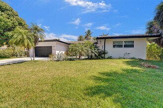 401 Layne Blvd in Hallandale Beach, FL - Building Photo - Building Photo