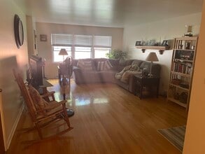 494 Kenwood Ave, Unit B2R in Delmar, NY - Building Photo - Building Photo