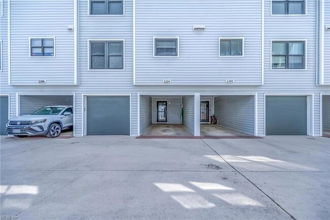 2304 Bergen Ct, Unit 37 in Virginia Beach, VA - Building Photo - Building Photo