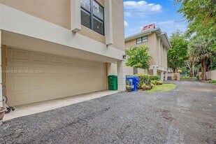 2000 Brickell Ave in Miami, FL - Building Photo