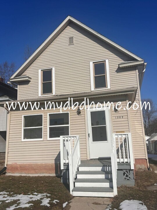 1302 Sinclair St in Fort Wayne, IN - Building Photo