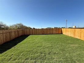 2025 Willkomen Wy in Pflugerville, TX - Foto de edificio - Building Photo