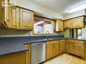 5040 Justin Ln in Bozeman, MT - Building Photo - Building Photo