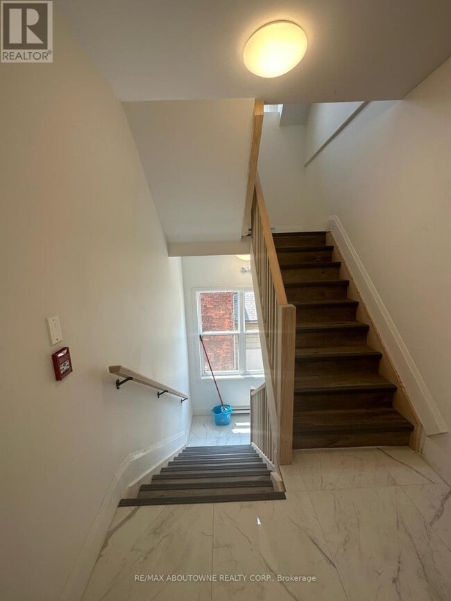 66 Wellington St S in Hamilton, ON - Building Photo - Building Photo