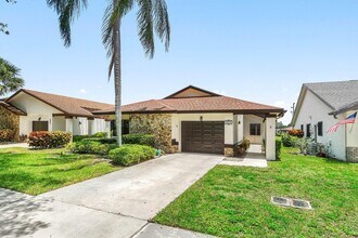4932 Boxwood Cir in Boynton Beach, FL - Building Photo - Building Photo