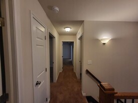 327 Hidden River E in Holly, MI - Building Photo