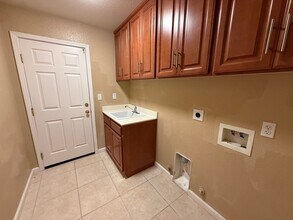 3965 Collins St in West Sacramento, CA - Building Photo - Building Photo