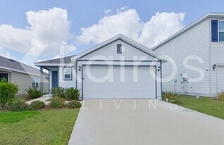 8584 SW 44th Ct, Unit Studio bath-Kitchenette in Ocala, FL - Building Photo