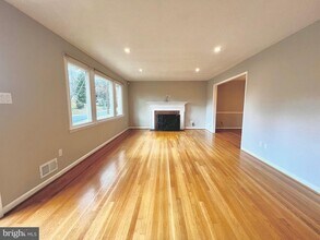 5719 Rossmore Dr in Bethesda, MD - Building Photo - Building Photo