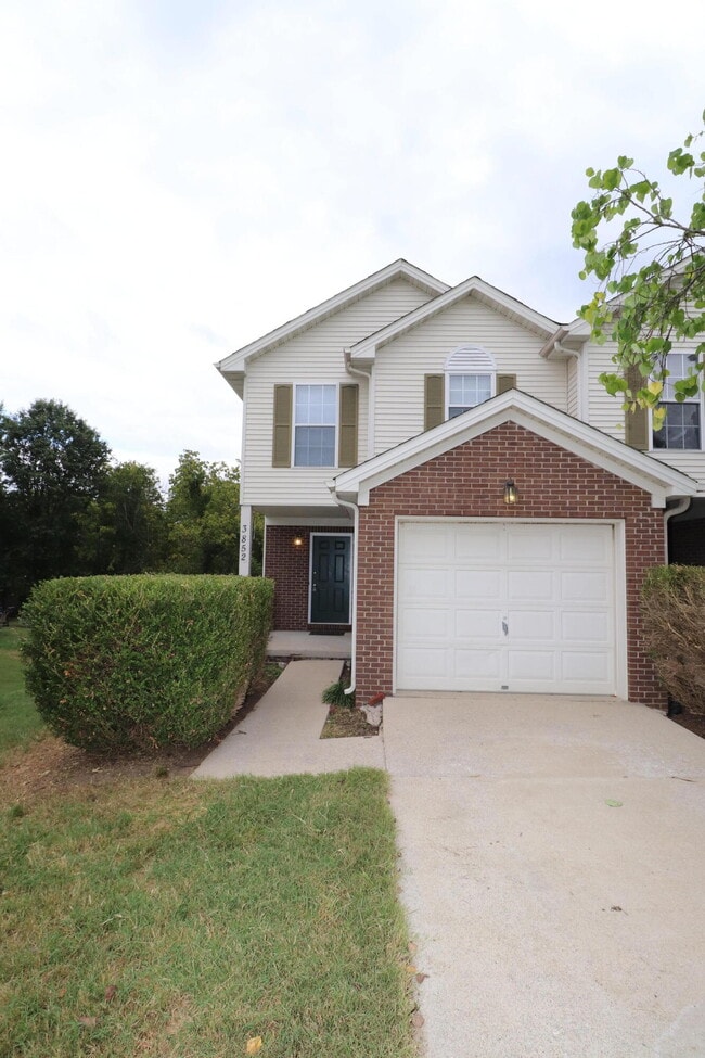 3852 Sugar Creek Dr in Lexington, KY - Building Photo - Building Photo