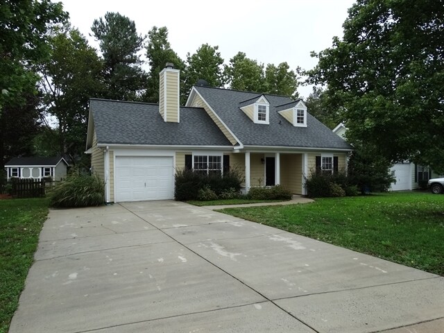 306 Cedarcroft Dr in Mooresville, NC - Building Photo