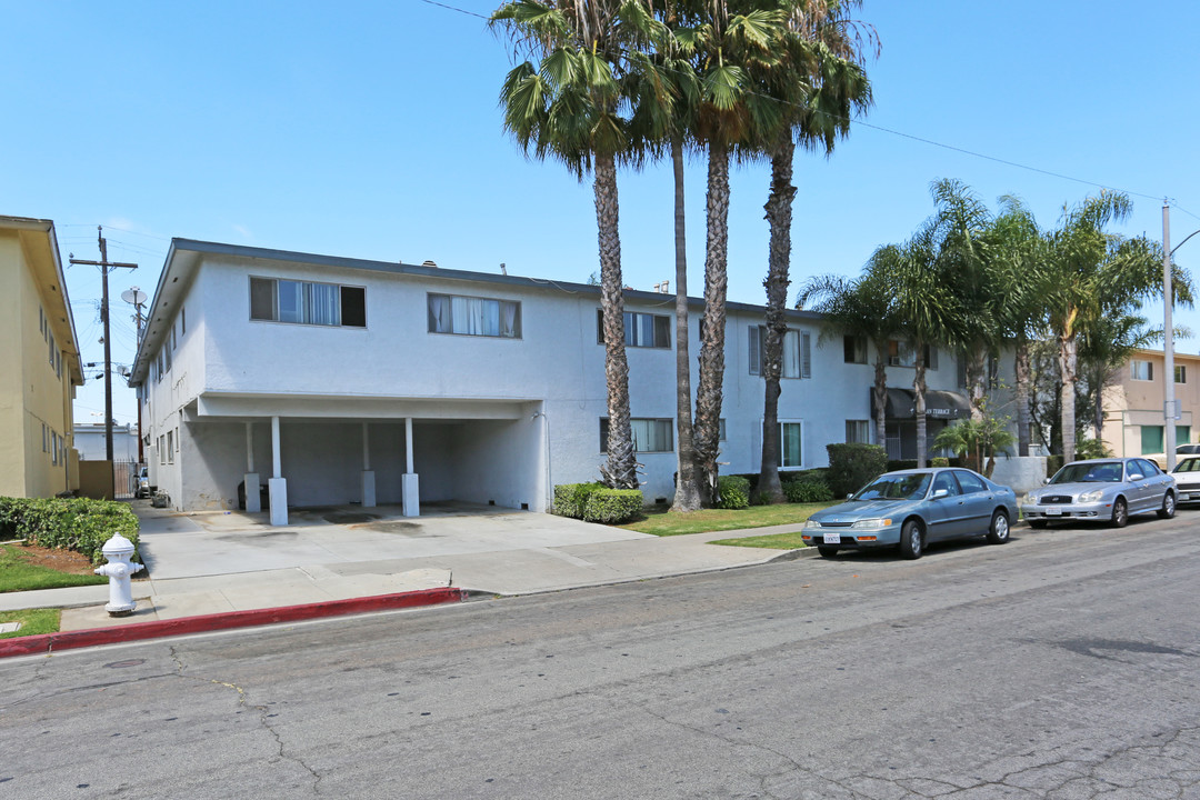 Ocean Terrace in Costa Mesa, CA - Foto de edificio