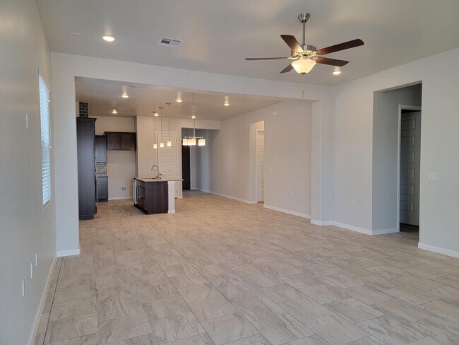 4049 Lasso Loop in Las Cruces, NM - Building Photo - Building Photo