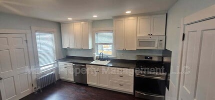 6 Eastern Ave in Wakefield, MA - Foto de edificio - Building Photo