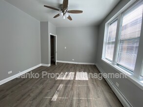 5647 W Washington Blvd in Chicago, IL - Building Photo - Building Photo