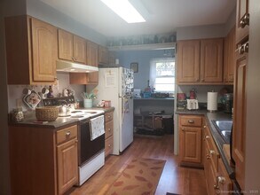 18 Hilltop Dr in Wolcott, CT - Building Photo - Building Photo