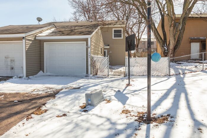 1863 E Creston Ave in Des Moines, IA - Building Photo