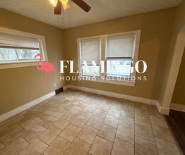 725 Maplehurst Ave in Dayton, OH - Building Photo - Building Photo