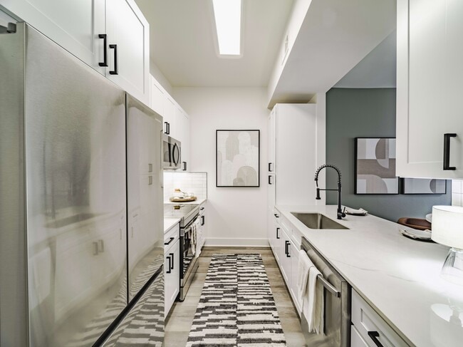 Cortland at West Village in Dallas, TX - Foto de edificio - Building Photo