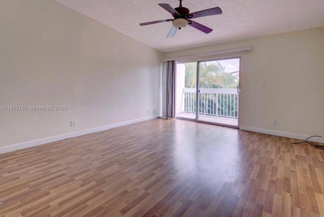 property at 4952 N Hemingway Cir