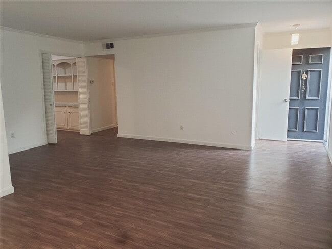 361 N Post Oak Ln in Houston, TX - Building Photo - Building Photo