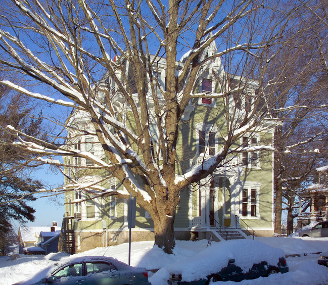 362 Rock St in Fall River, MA - Foto de edificio - Building Photo