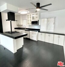 525 Broadway St in Los Angeles, CA - Building Photo - Building Photo