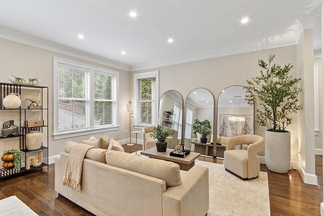 33 Winthrop Rd in Brookline, MA - Building Photo - Building Photo