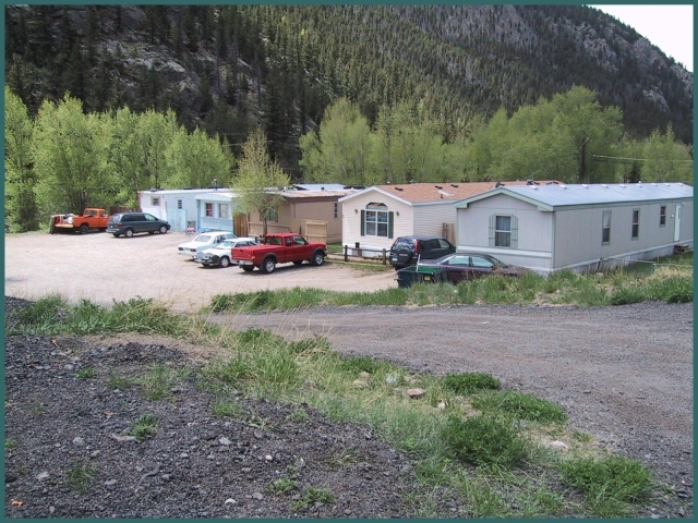 Oak Creek MHP & Willow Hill MHP in Oak Creek, CO - Foto de edificio