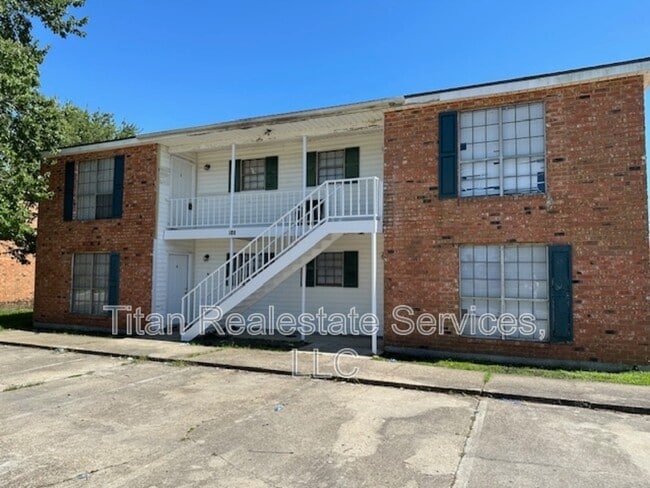 property at 108 Hummingbird Ln