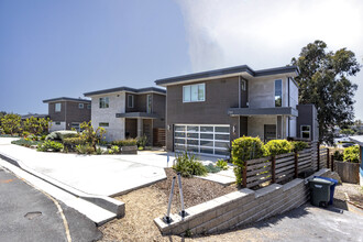 741-751 S Cedros Ave in Solana Beach, CA - Foto de edificio - Building Photo