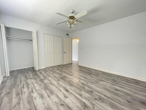 201 E College Blvd in Niceville, FL - Foto de edificio - Building Photo
