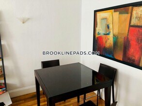 57 Manchester Rd, Unit 4 in Brookline, MA - Building Photo - Building Photo