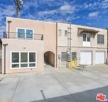 435 1/2 W Elk Ave in Glendale, CA - Building Photo