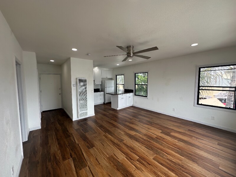 2033 E 4th St, Unit 7 in Long Beach, CA - Building Photo