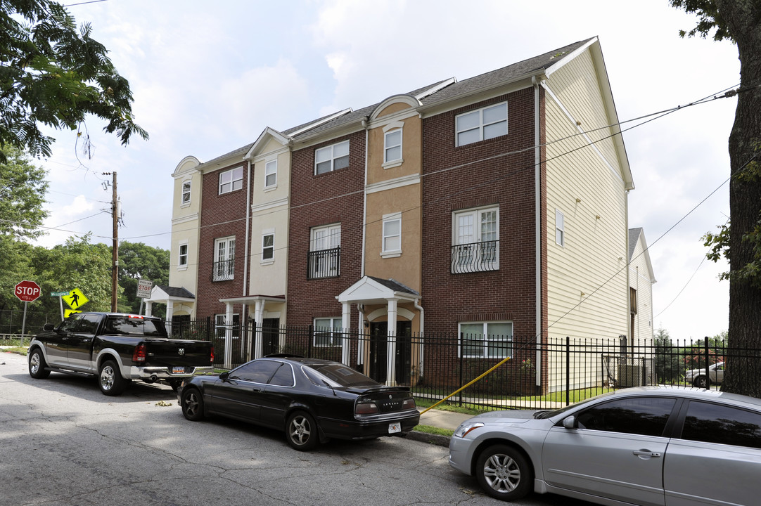 The Park at Laurel Townhomes in Atlanta, GA - Foto de edificio