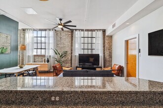 527 St Joseph St, Unit SI ID1265373P in New Orleans, LA - Building Photo - Building Photo