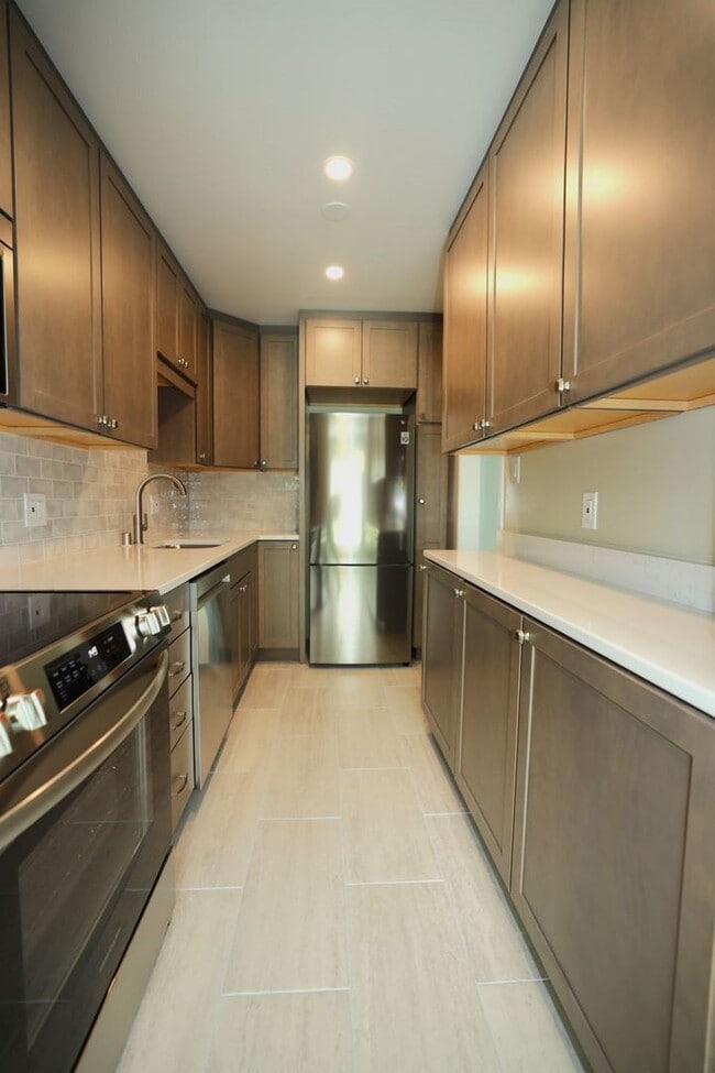 property at 818 N Delaware St