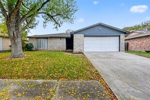 10510 Overview Dr in Sugar Land, TX - Building Photo