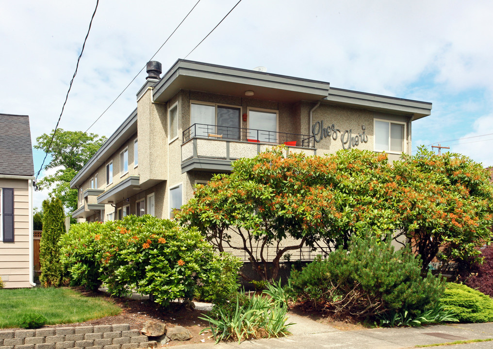 8353 13th Ave NW in Seattle, WA - Foto de edificio