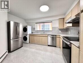 1921 Harrison Dr in Vancouver, BC - Building Photo - Building Photo