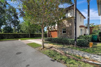 5319 Falcon Trl in Davie, FL - Building Photo - Building Photo