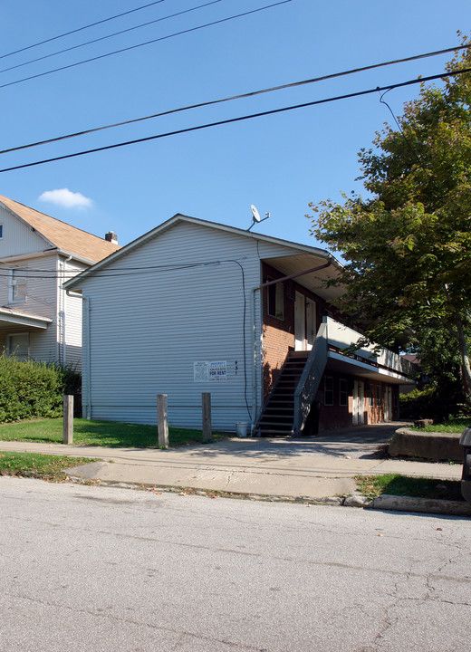 431 Sherman St in Akron, OH - Building Photo