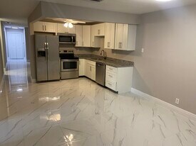 11200 NW 35th St, Unit B in Coral Springs, FL - Building Photo