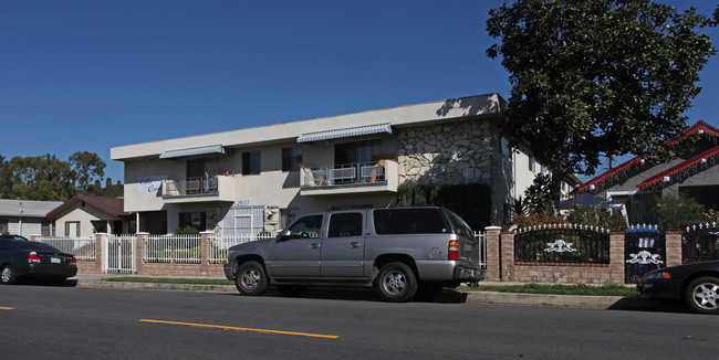 2833 Estara Ave in Los Angeles, CA - Building Photo - Building Photo